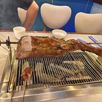 鄂尔多斯烤羊腿之争：高赞安利看着香，本地人说羊排和串才是日常