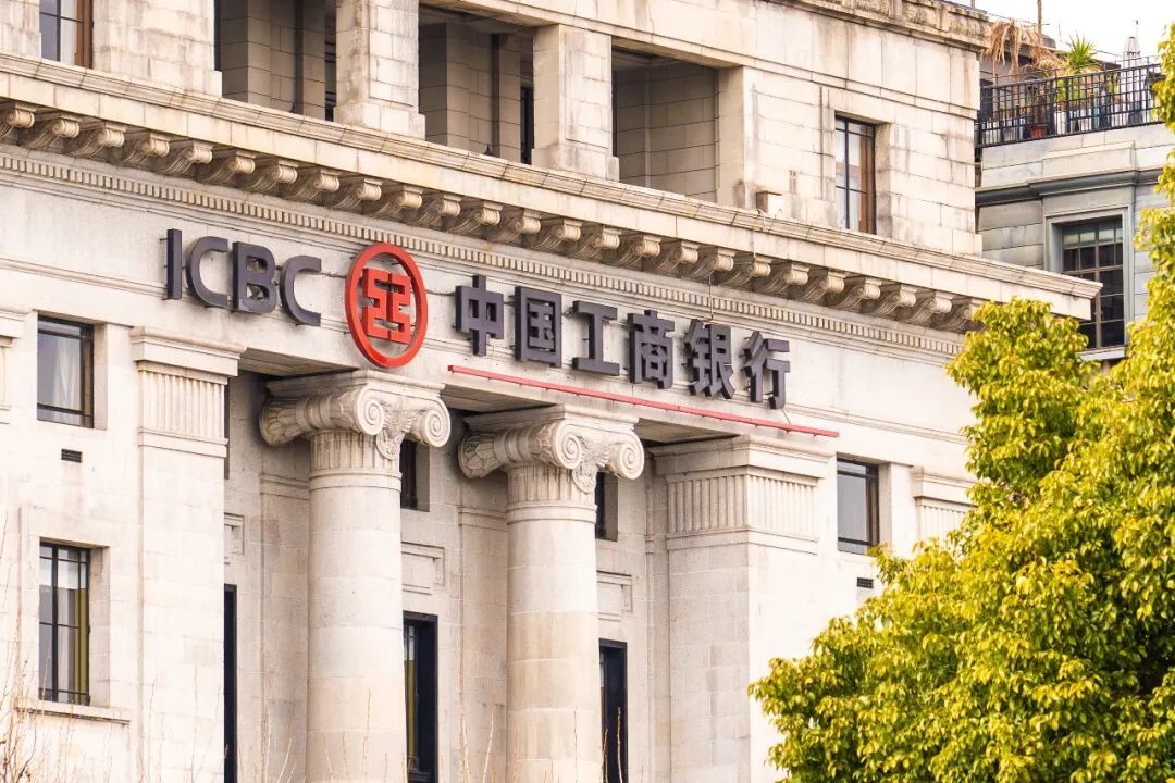 建行登顶A股市值第一:525亿分红在路上,存款利息别指望跟着涨