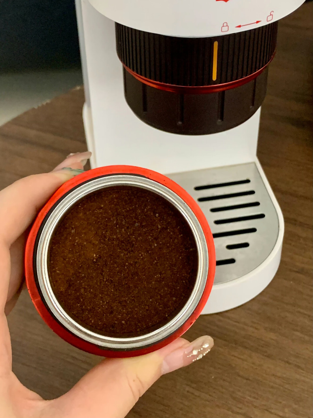 Tims胶囊机广告刷屏,机主评论区拼出了广告没说的部分