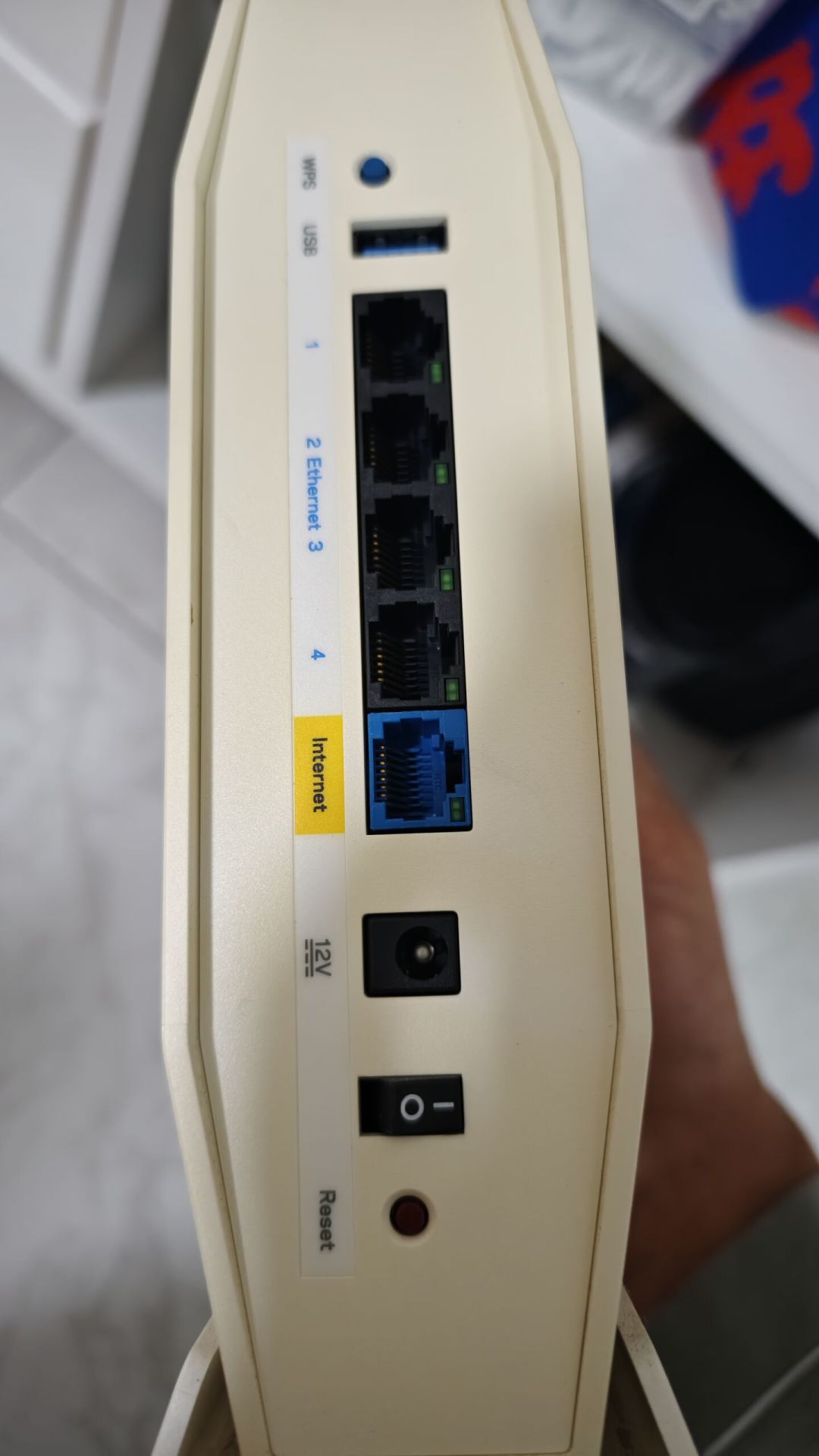 领势换新机先别拔电：拆开双频合一、抄下WiFi名，能省一下午配网