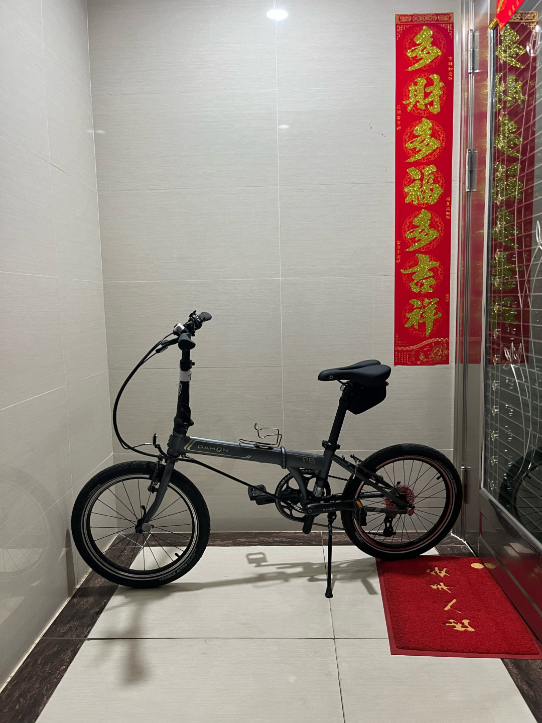 双11三千档折叠车之争：P8和R8参数打平，真差距在二手价签上