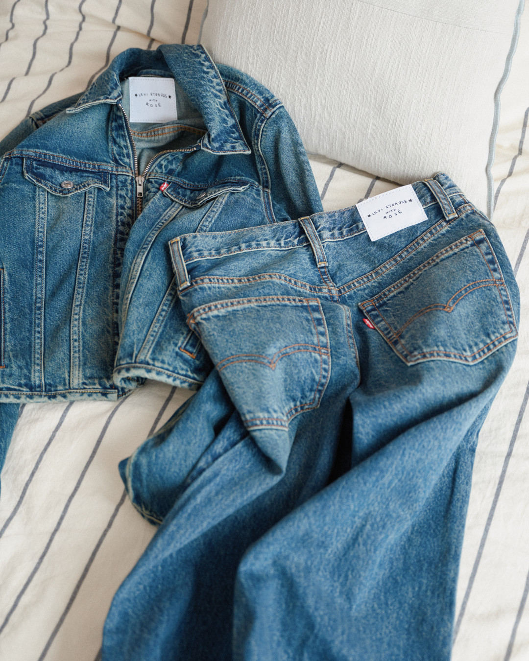 Levi's×ROSÉ联名上市一个月：码数、烫印、赠品捋明白了