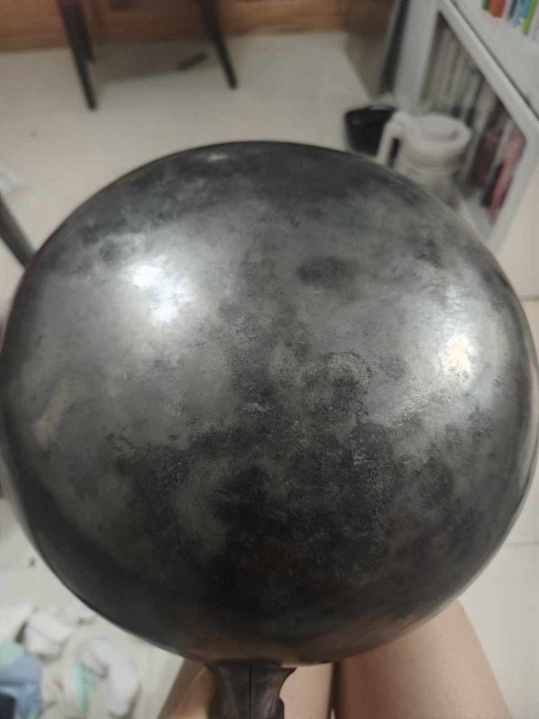 臻三环锅底有小坑,是不是砂眼:倒点水就能试出来