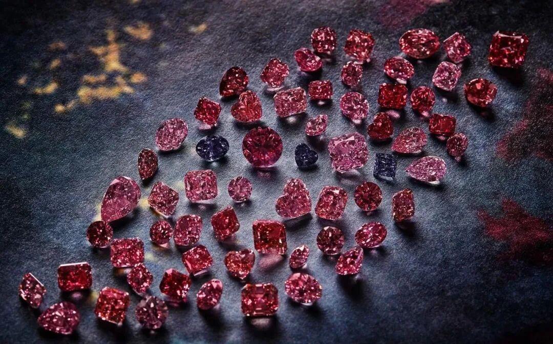 去水贝问了十家店才懂:60块和500块一克拉的培育蓝宝石,差在哪
