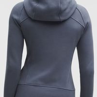 修身Scuba改版，lululemon老粉吵成两派：谁该买新版，谁继续蹲旧版