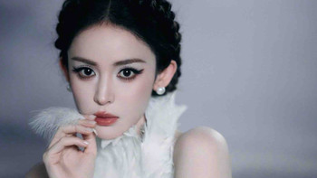 微博视界红毯：娜扎白天鹅刷屏，刘诗诗黑天使、李一桐羽毛深V