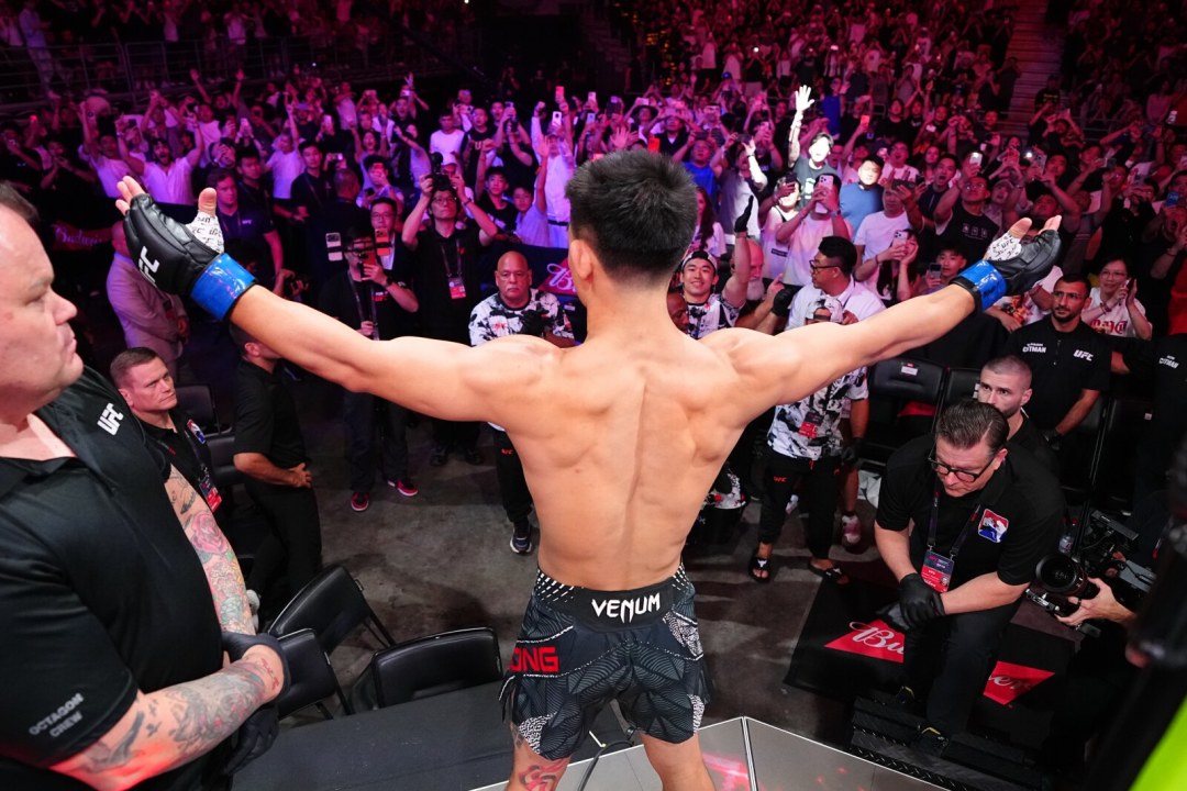 卫冕成功后他点名要宋亚东,UFC却还在开会