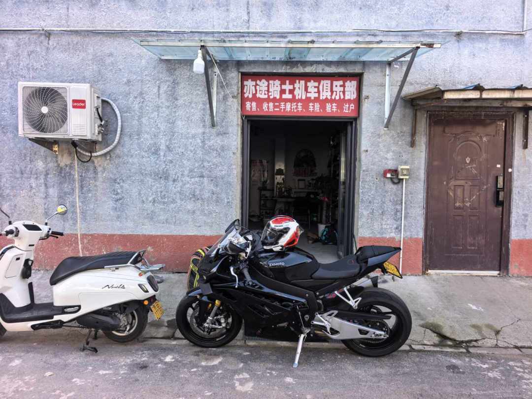摩托车封车，最该拆的是电瓶负极，最不该省的是一箱油