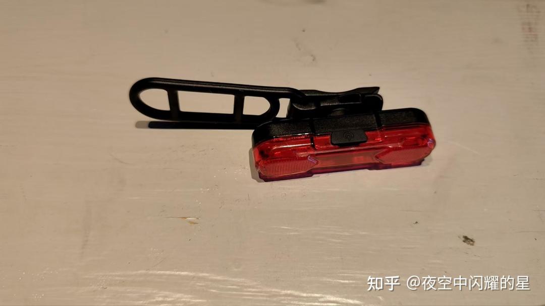 美利达勇士300卖1498还是1690？门店价格是铁的，要的是头盔和锁