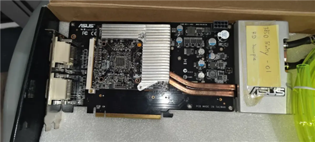 三颗GPU焊一张卡！华硕古董级HD 3850 Trinity原型现身：重1.45公斤