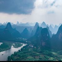 阳朔看山想拍出震撼感，别只挤相公山