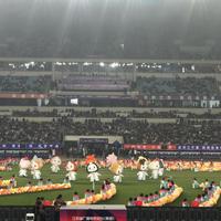 无锡2:1常州捧起2026苏超冠军奖杯！62356人上座刷新赛会纪录