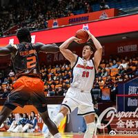 85:76逆转广东终结连败：弃用班顿成胜负手，王岚嵚下半场22分打崩广东