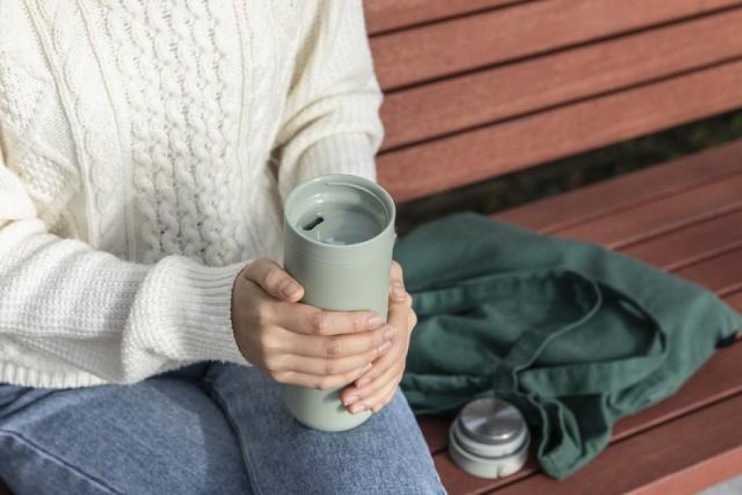 那条「19款不合格」的保温杯帖,我顺着查到8年前:双11买杯先盯包装两处