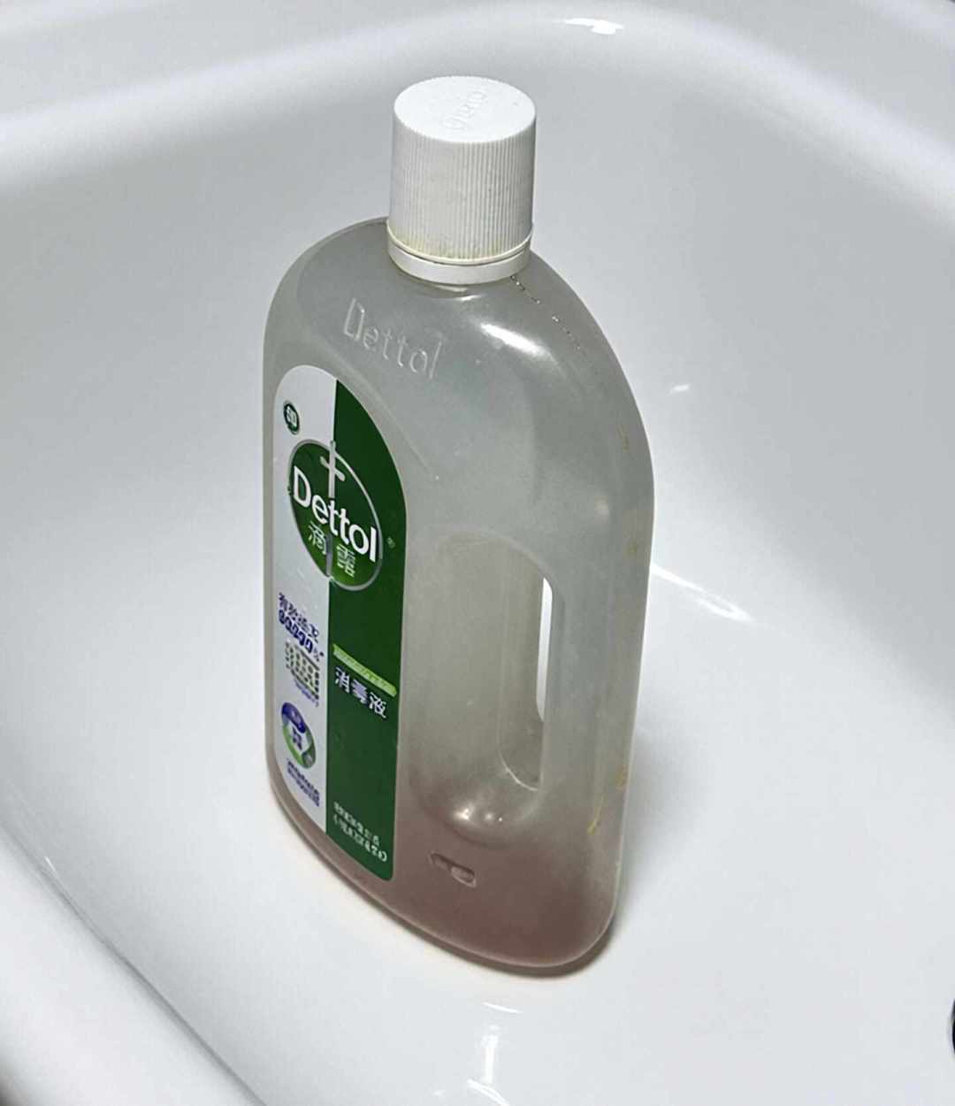 双11囤除菌液?先翻瓶子背面:结尾带“铵”的别跟洗衣液一起倒,白搭