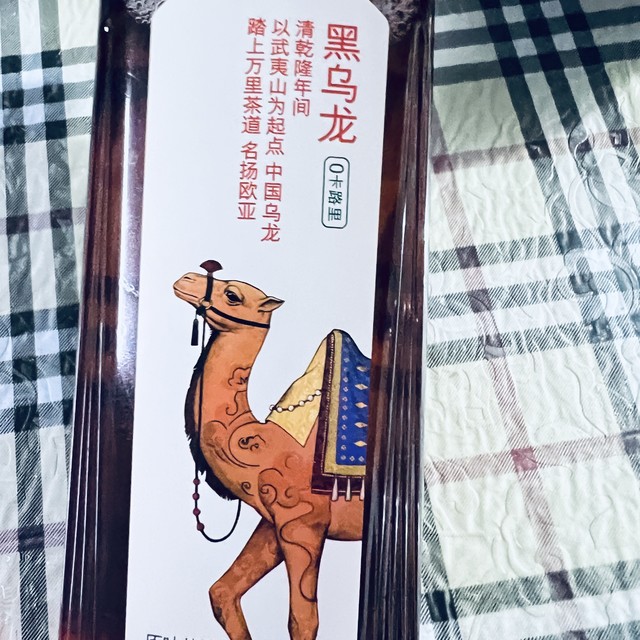 东方树叶黑乌龙，还原传统茶味的无糖新体验！