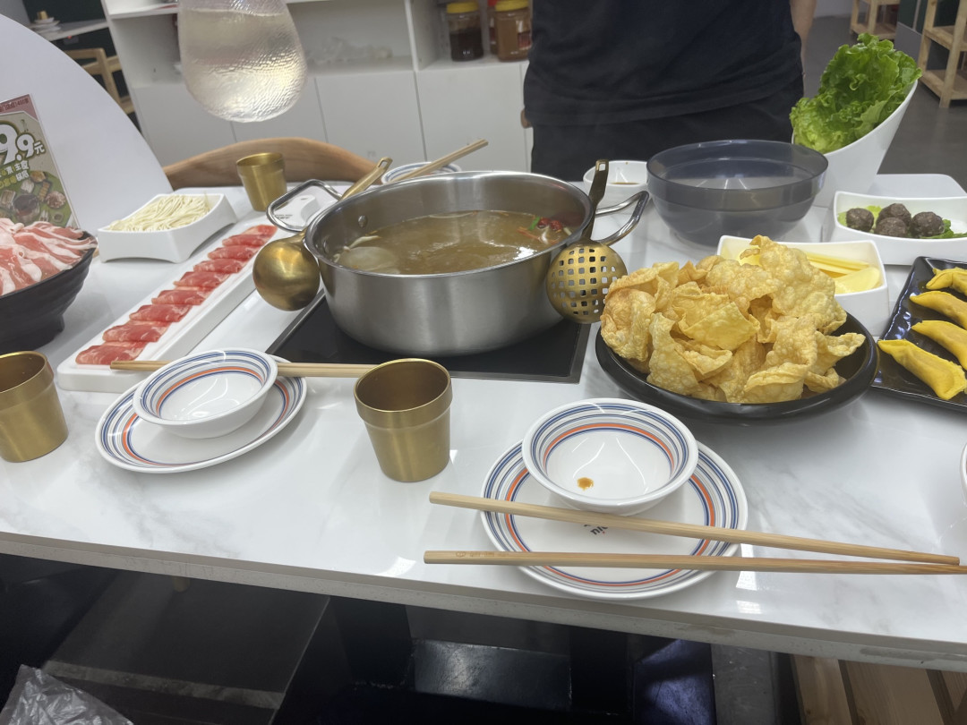 不到50块,就可以让一家三口吃一顿火锅