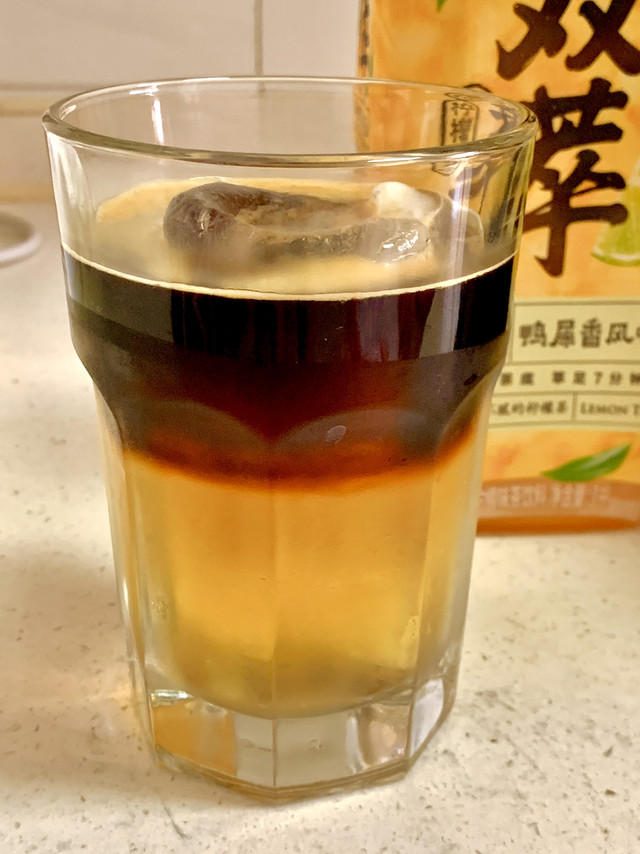 摩卡壶咖啡：柠檬鸭屎香美式咖啡