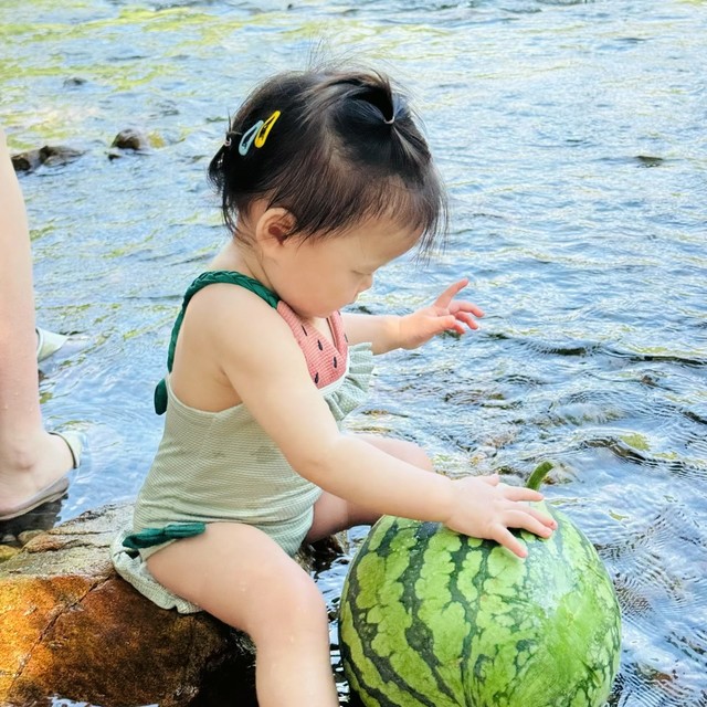 爸爸带娃：溪涧里的夏日童话​