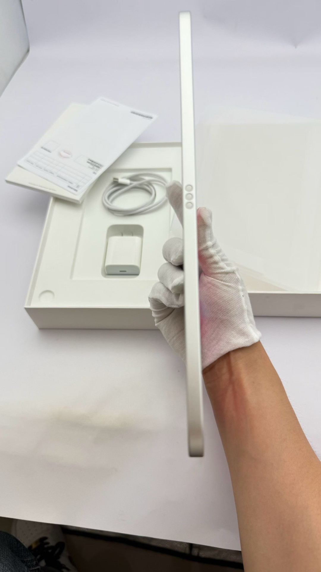 指尖上的数字围城:iPad 10如何重塑我们的科技迷思