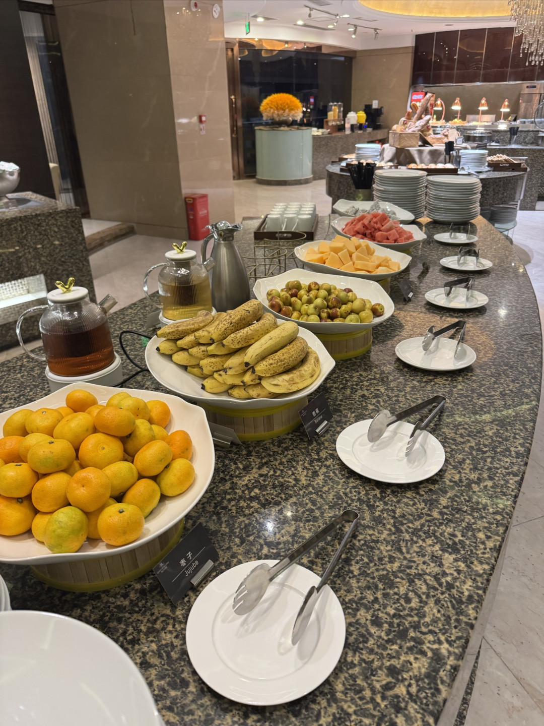 重庆|江北机场店:免费接送机+大房间+丰盛自助早餐