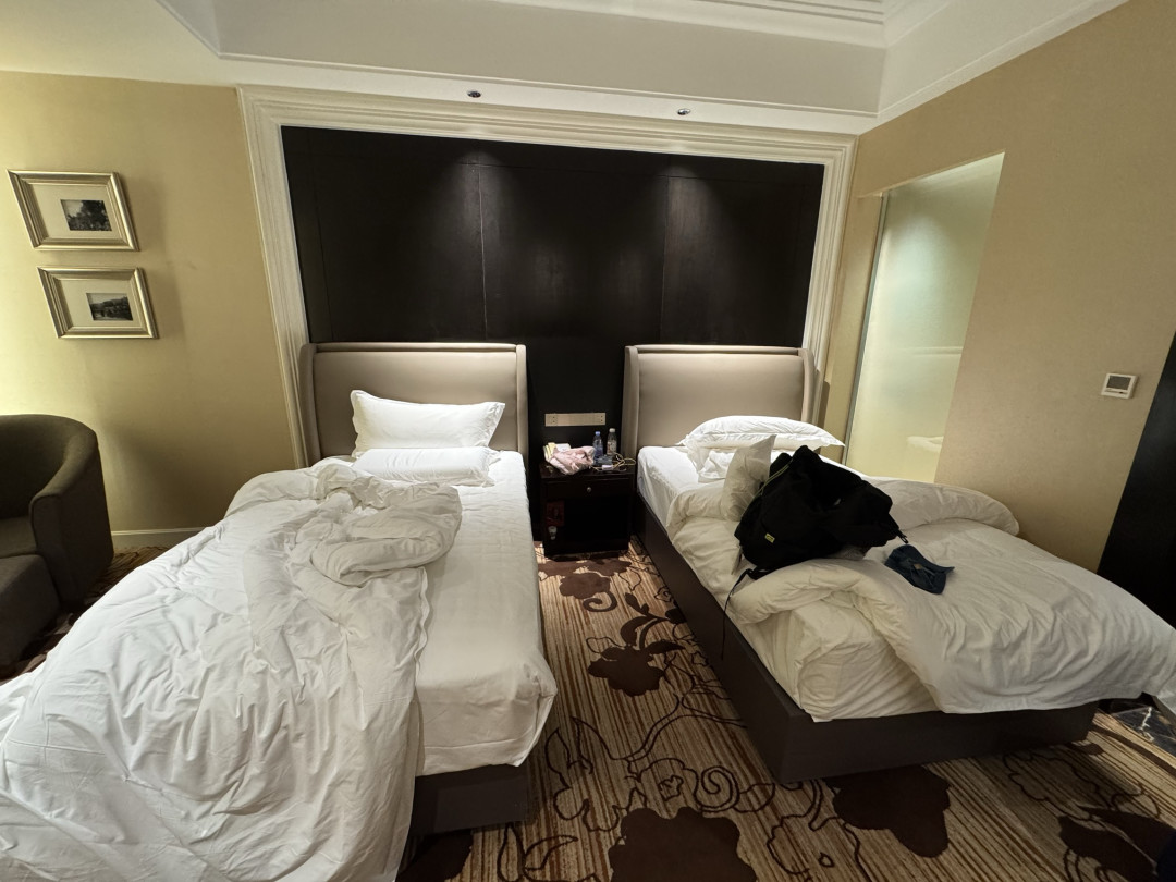 重庆|江北机场店:免费接送机+大房间+丰盛自助早餐