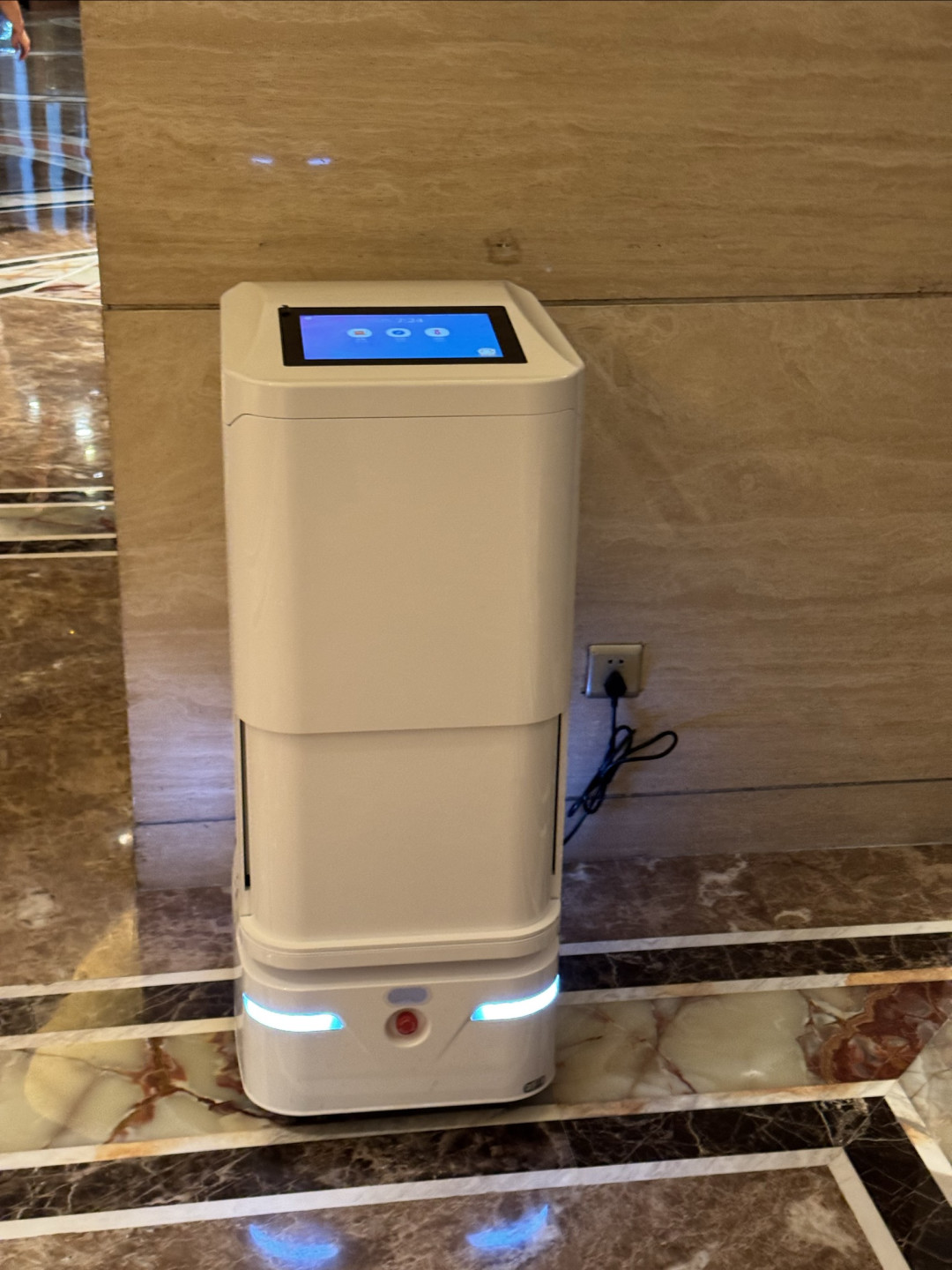 重庆|江北机场店:免费接送机+大房间+丰盛自助早餐