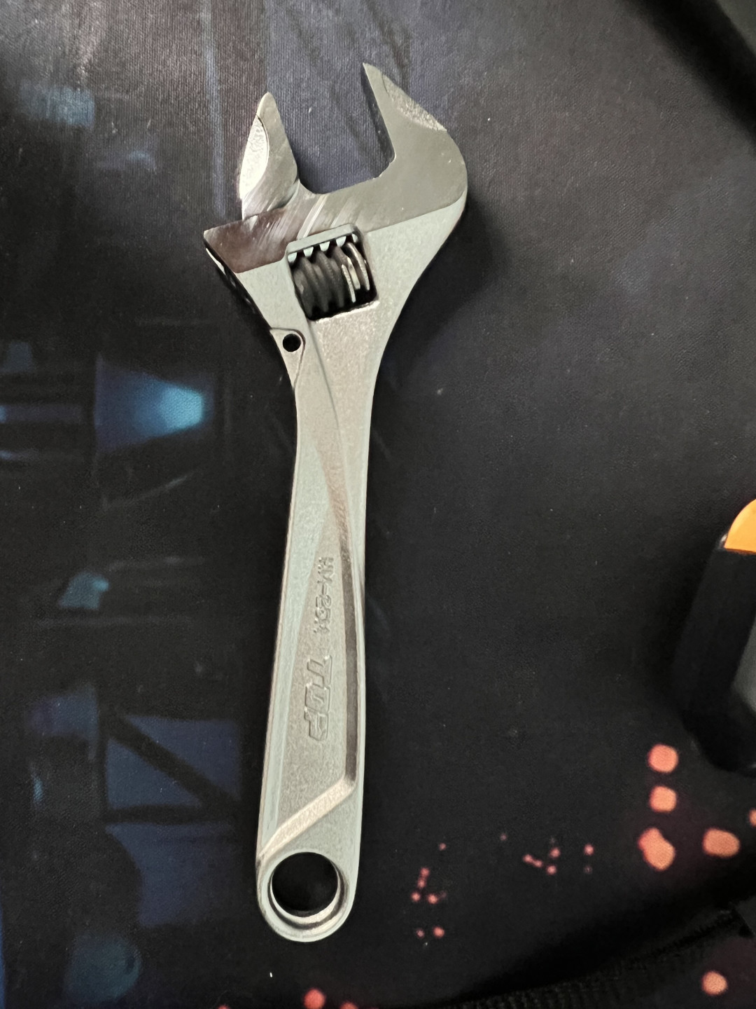 突破扳手怎么样新工具到手top天花板扳手_什么值得买