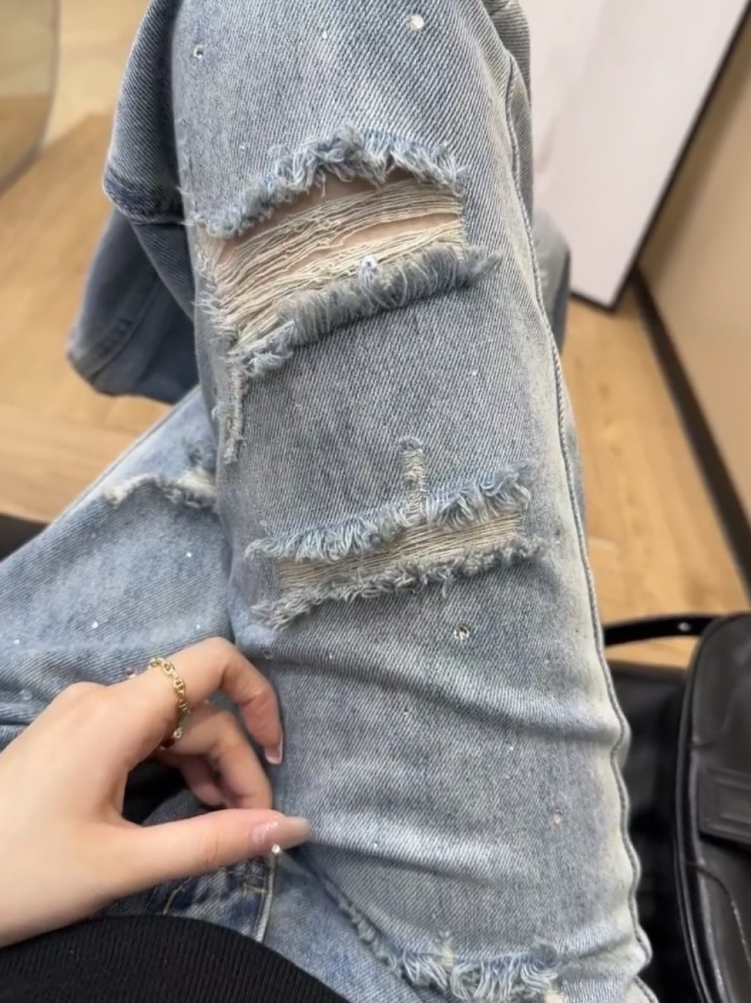 秋冬穿搭指南:层次感与质感平衡