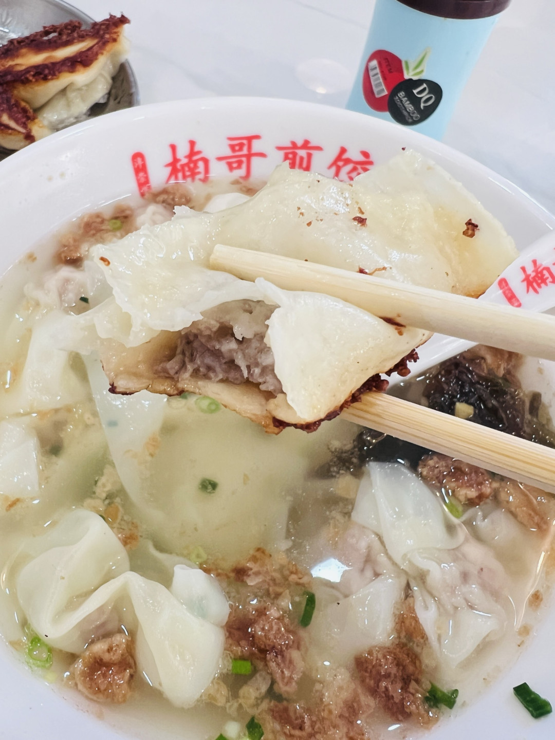 藏在街边的十八年焦香：楠哥煎饺的一口鲜脆