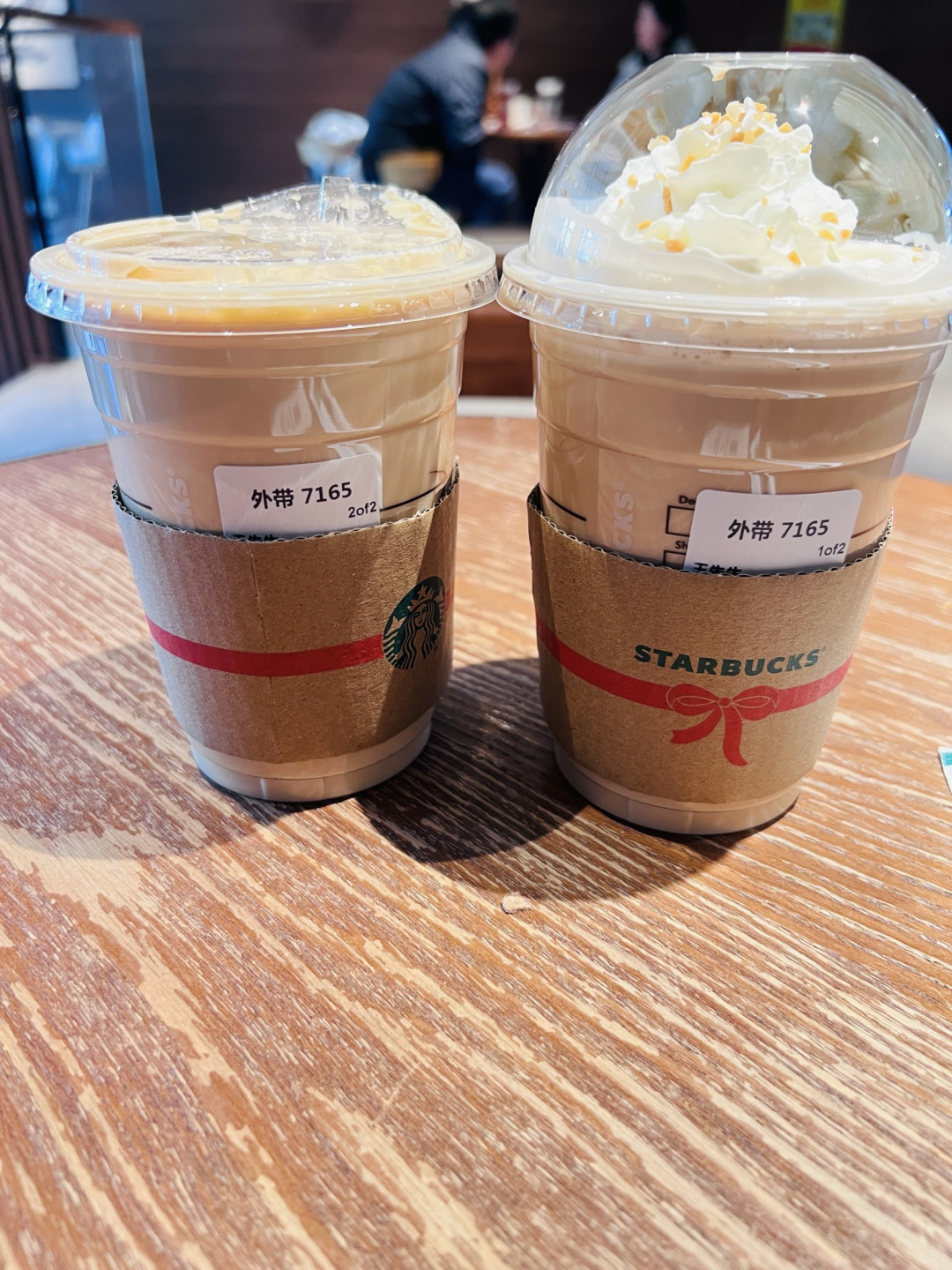 两杯星巴克咖啡里,偷来半小时慢食光