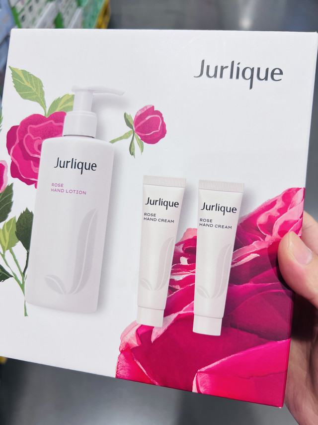 茱莉蔻玫瑰护手套装，把秋冬的手，裹进植萃的柔润里！