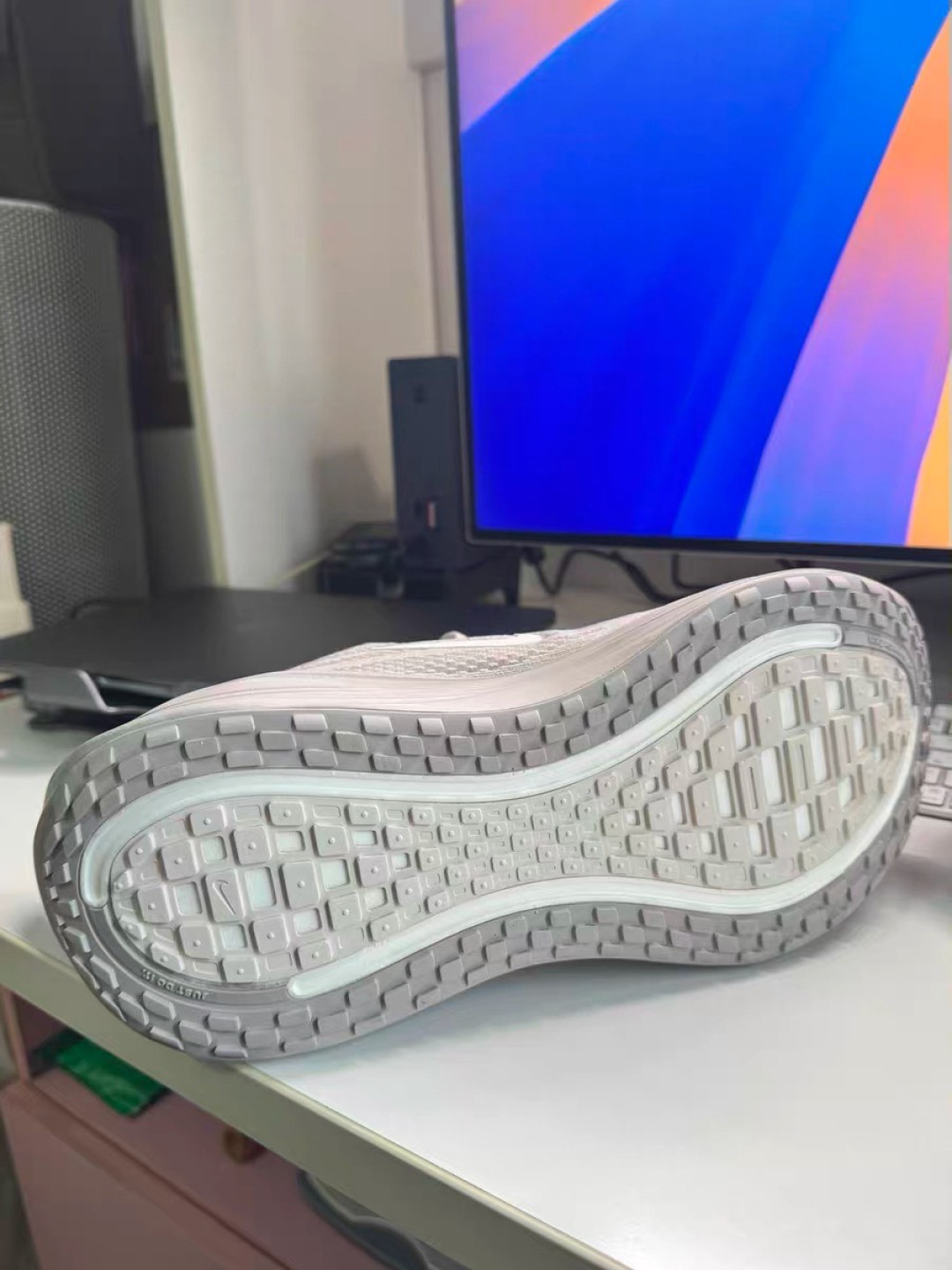 耐克超级迈柔NIKE VOMERO PLUS,实现脚感自由