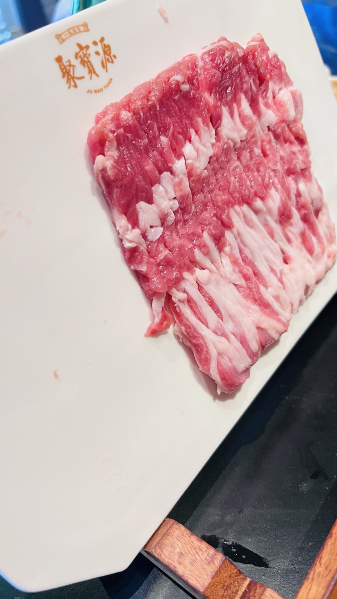 北京潘家园聚宝源探店,一口铜锅涮出老北京的烟火气!