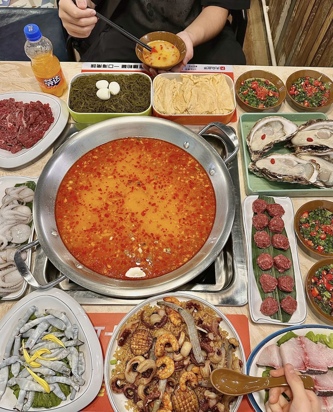 海南大学美食:海鲜炒饭与糟粕醋