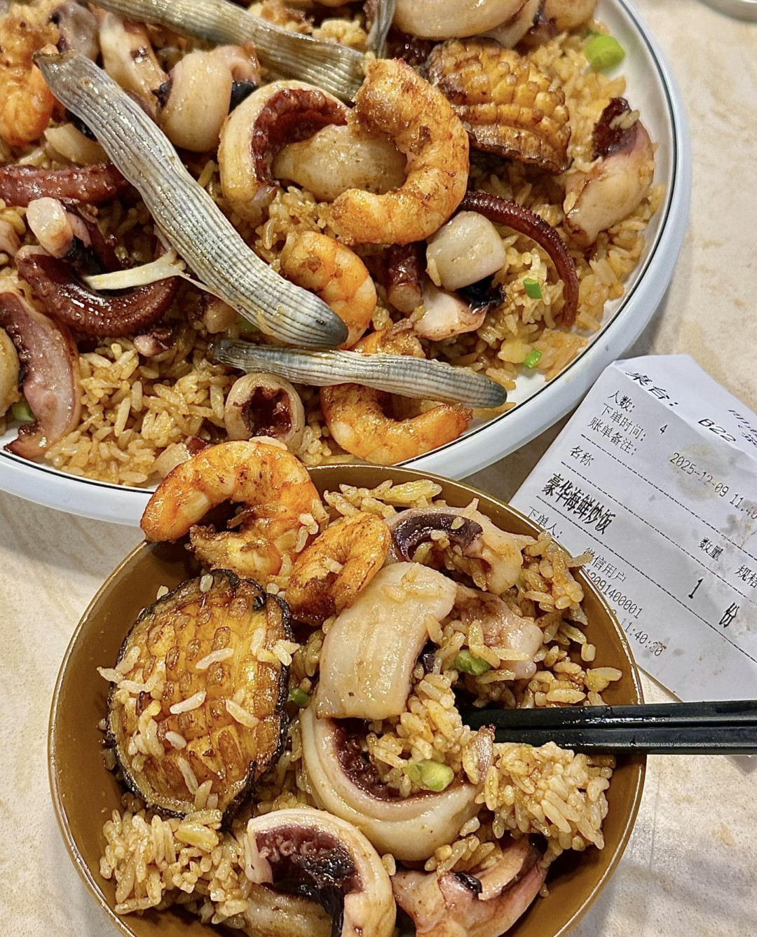 海南大学美食:海鲜炒饭与糟粕醋