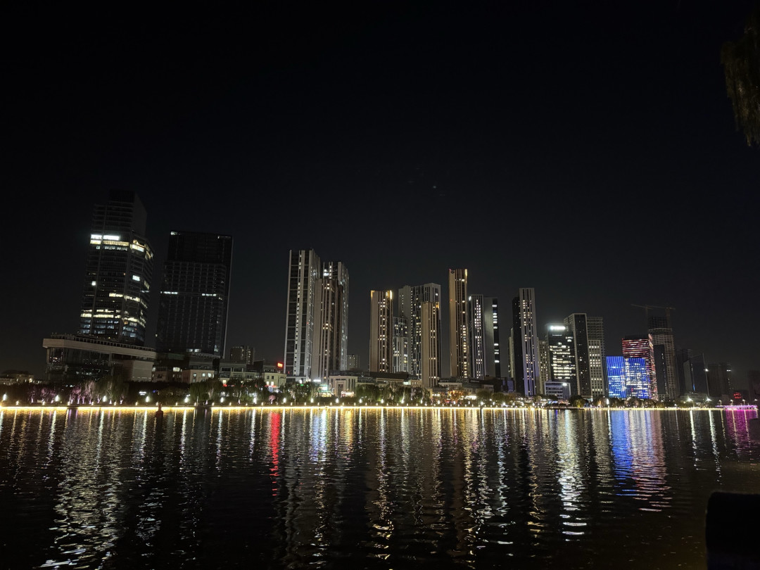 北京城市副中心商务区夜景