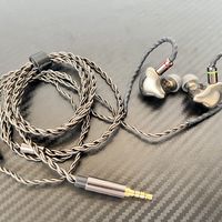 发烧级音质，可换线材，无感佩戴丨体验有线耳机西圣HiFi 1