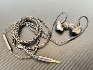 发烧级音质，可换线材，无感佩戴丨体验有线耳机西圣HiFi 1