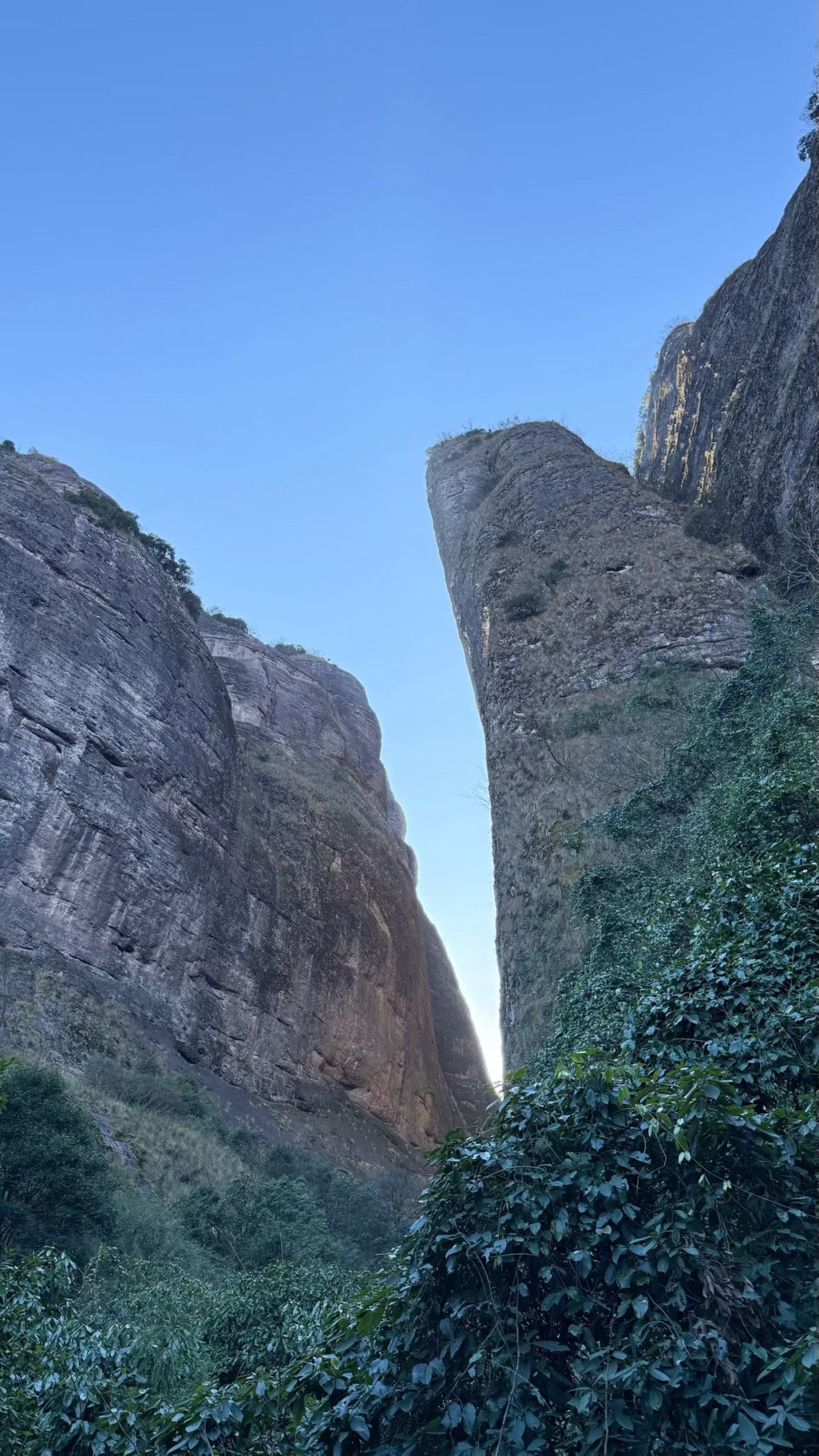 江郎山之旅：从山顶到心间