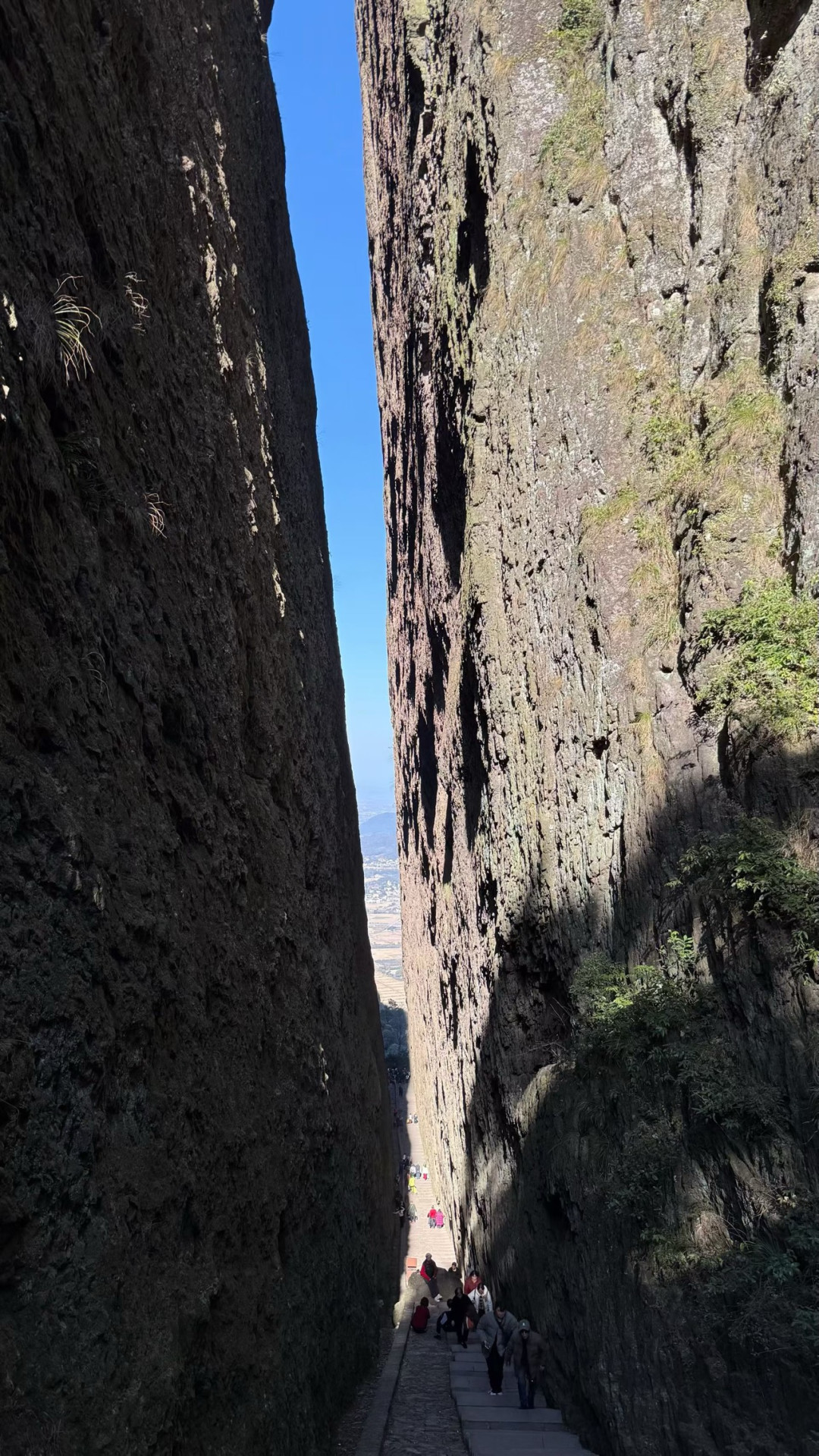 江郎山之旅：从山顶到心间
