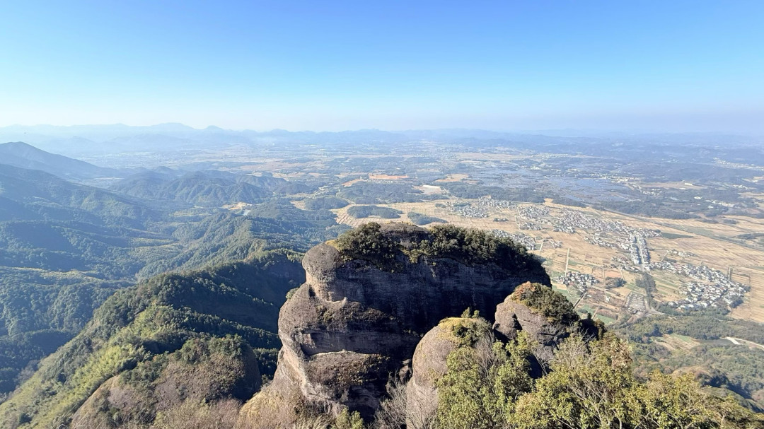 江郎山之旅：从山顶到心间