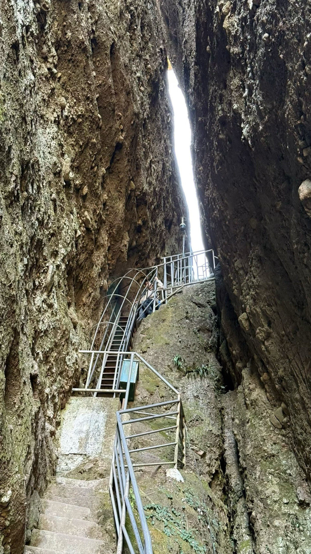 江郎山之旅：从山顶到心间