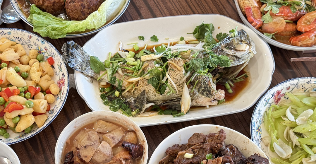 团圆年味食烟火:一尾清蒸石斑,蒸出满堂新春暖
