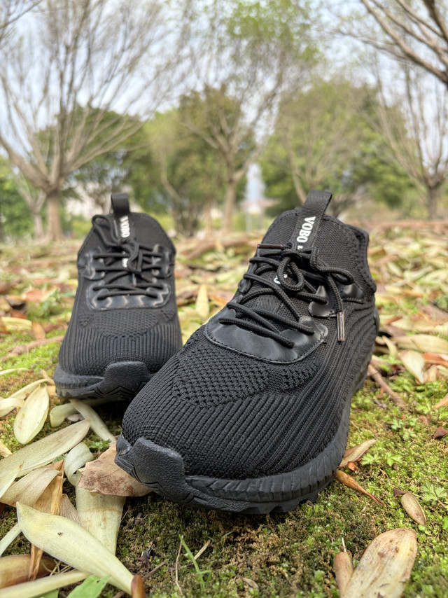 体制内通勤必备防水透气运动黑鞋