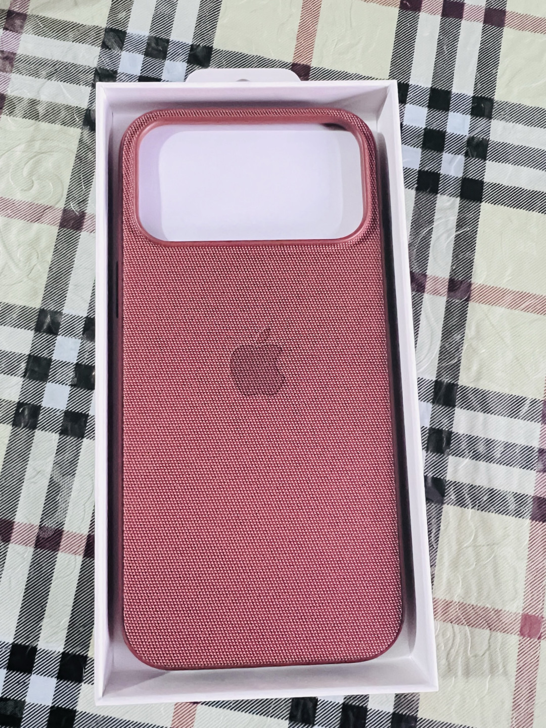 iPhone 17 Pro Max精织斜纹保护壳:闭眼放心入的旗舰机专属守护