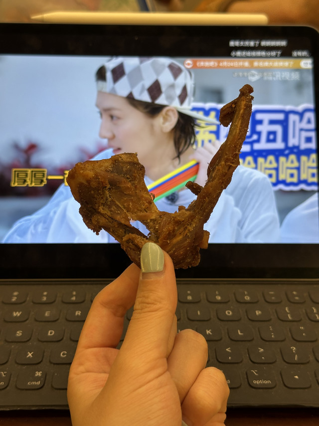 无限回购🦆！陈阿炳鸭架，追剧解馋必备神仙零食✨