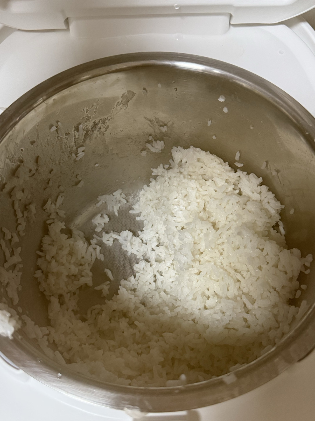 松下SR-HFS155-W这款IH电饭煲目前售价677元,值不值得买