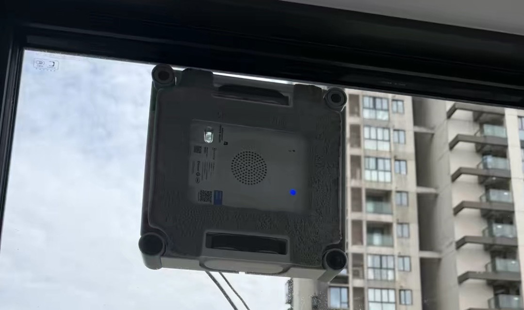 科沃斯W2S PLUS智能擦窗机器人