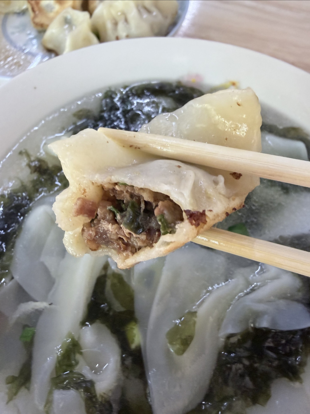 绍兴的清晨,藏在一碗馄饨一盘煎饺里